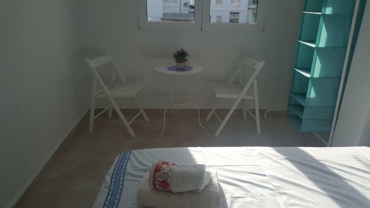 Oyo Guest House Ruzafa Valencia Bagian luar foto