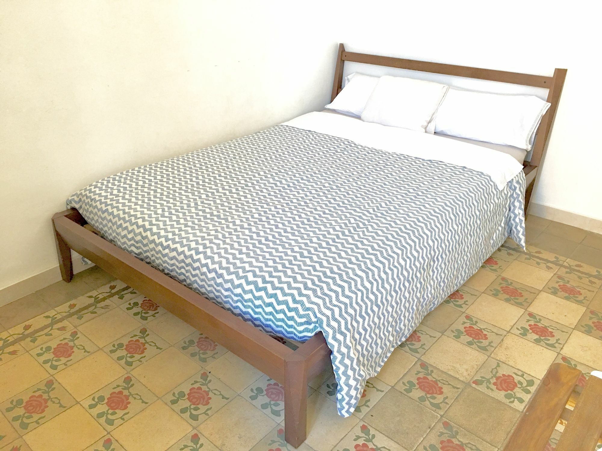 Oyo Guest House Ruzafa Valencia Bagian luar foto